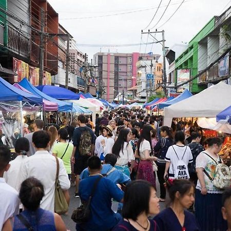 Go Inn Night Bazaar Чиангмай Экстерьер фото